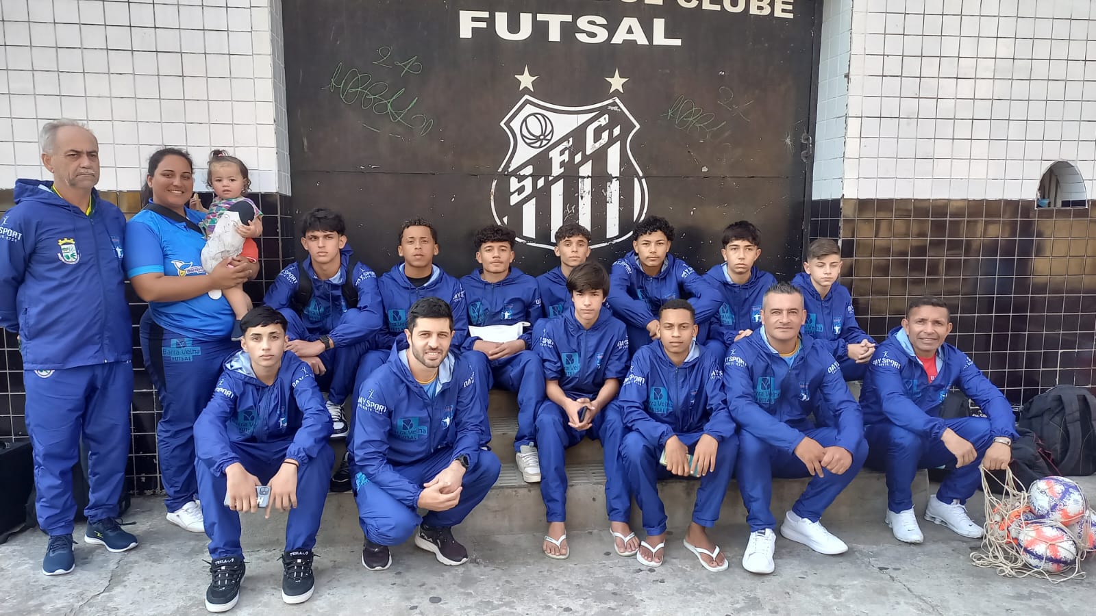 Atletas do Sub-15 de Futsal de Barra Velha Brilham em Intercâmbio Esportivo em São Paulo